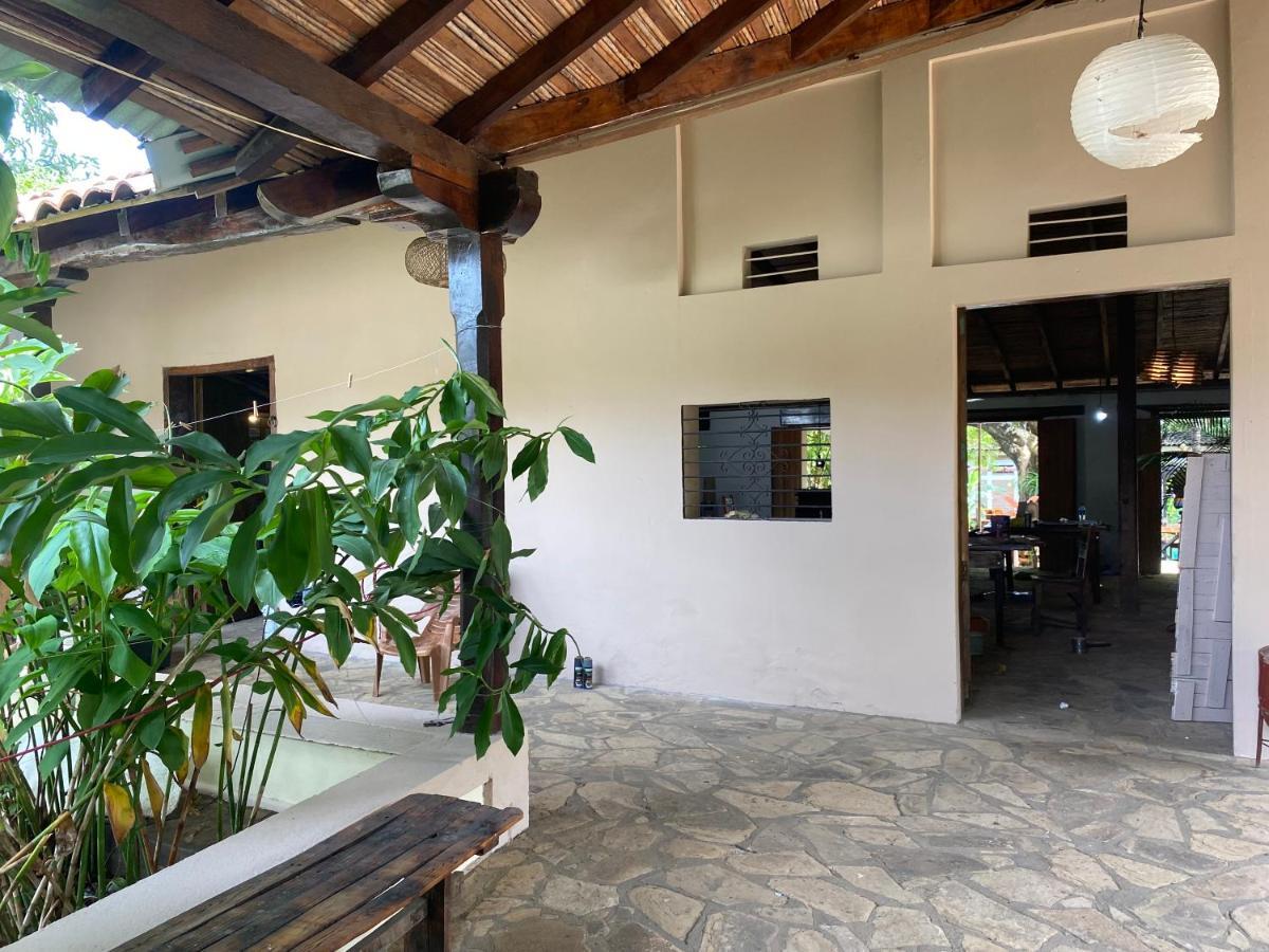 Hostal Casa Abierta León エクステリア 写真